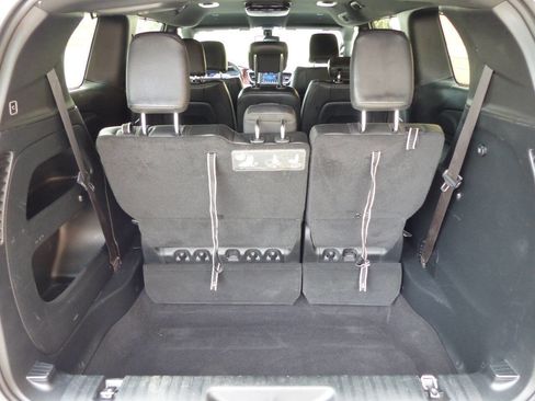 Used 2020 Chrysler Pacifica Touring-L FWD image 25