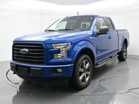 Used 2017 Ford F150 XLT w/ Equipment Group 302A Luxury image 3