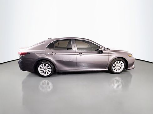 Used 2022 Toyota Camry LE FWD image 11