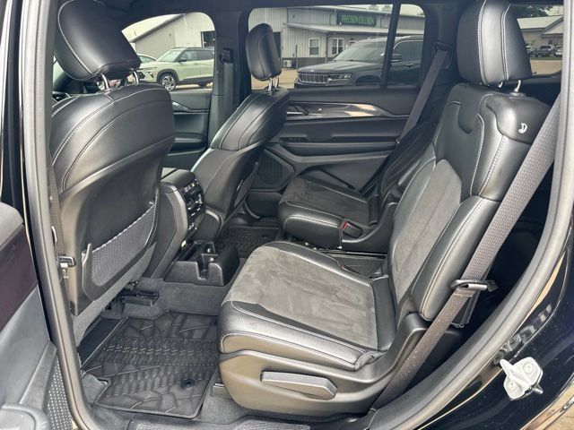 Used 2023 Jeep Grand Cherokee L Laredo AWD/4WD image 21