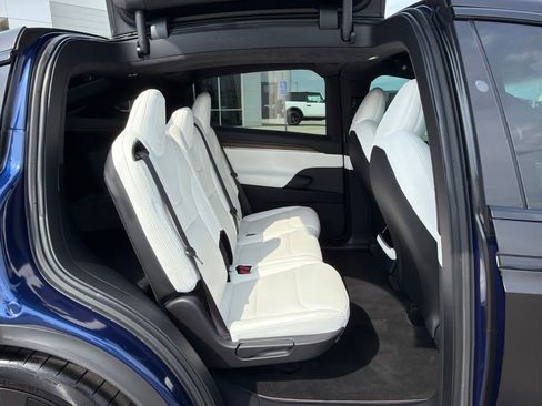 Used 2022 Tesla Model X AWD/4WD image 17