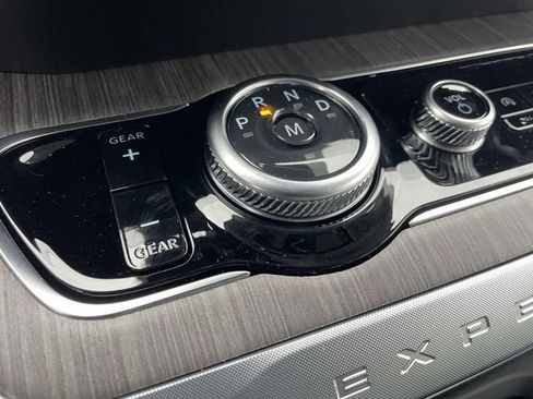 New 2025 Ford Expedition Platinum w/ Platinum Ultimate Package image 6