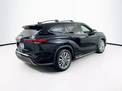 Used 2023 Toyota Highlander Platinum AWD/4WD image 5