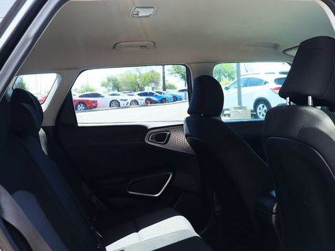 Used 2021 Kia Soul LX image 25