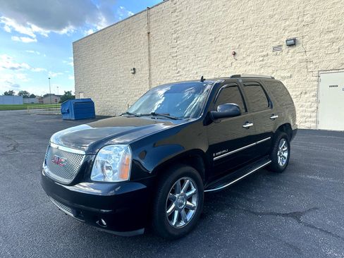 Used 2009 GMC Yukon Denali image 1