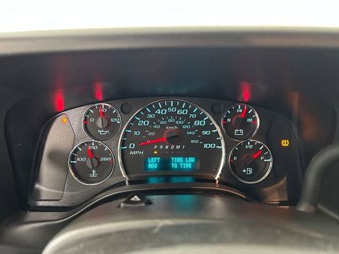 Used 2024 Chevrolet Express 2500 w/ Driver Convenience Package image 18