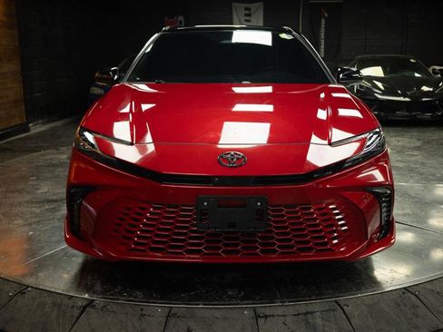 Used 2025 Toyota Camry XSE w/ Premium Plus Package AWD/4WD image 3