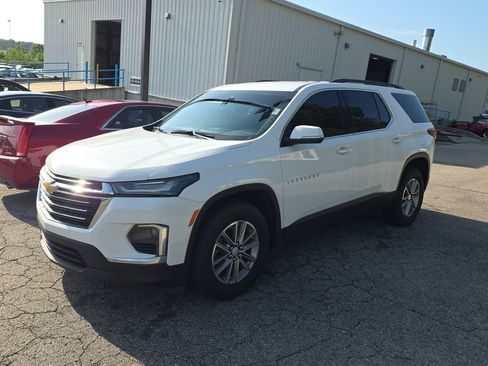 Used 2023 Chevrolet Traverse LT FWD image 3