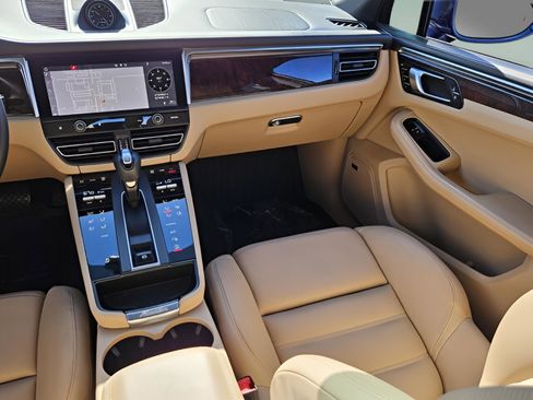 Used 2022 Porsche Macan image 18