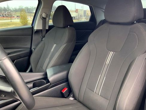Used 2025 Hyundai Elantra SEL image 9