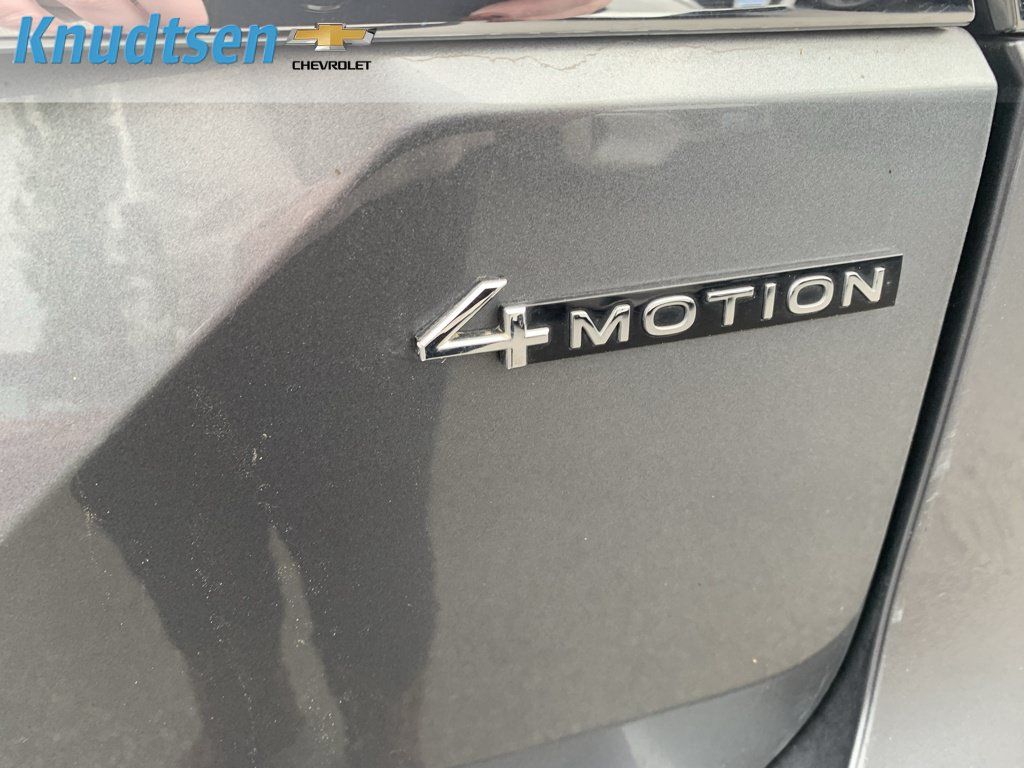 Used 2025 Volkswagen Atlas SE AWD/4WD image 9