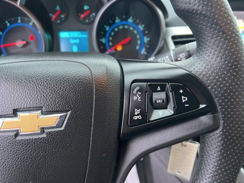 Used 2016 Chevrolet Cruze LT image 24