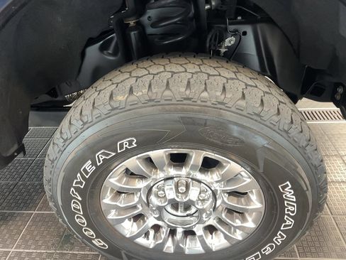 Used 2022 Ford F350 XLT w/ XLT Premium Package AWD/4WD image 5