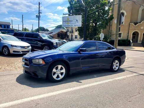 Used 2014 Dodge Charger SE image 9