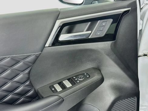 Used 2022 Mitsubishi Outlander SEL AWD/4WD image 19
