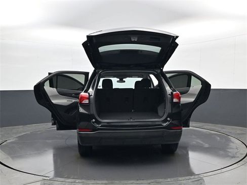 Certified 2023 Chevrolet Equinox LS w/ LS Convenience Package image 32