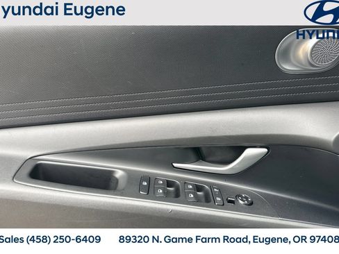 Used 2024 Hyundai Elantra SEL FWD image 12