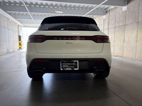 Used 2023 Porsche Macan AWD/4WD image 7