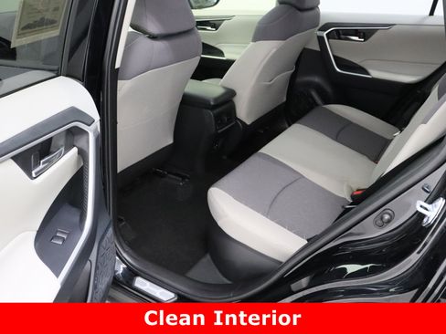 Used 2021 Toyota RAV4 XLE image 28