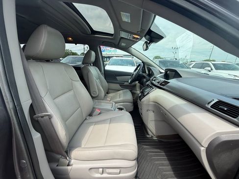 Used 2016 Honda Odyssey Touring Elite image 23