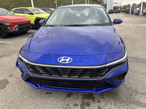 Used 2025 Hyundai Elantra SEL FWD image 26