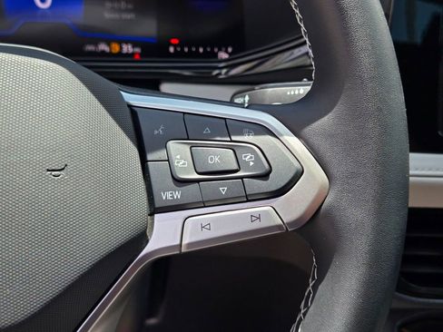 Certified 2025 Volkswagen Taos S FWD image 19