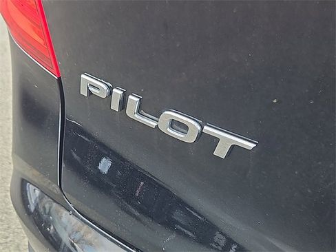 Used 2017 Honda Pilot EX-L image 12