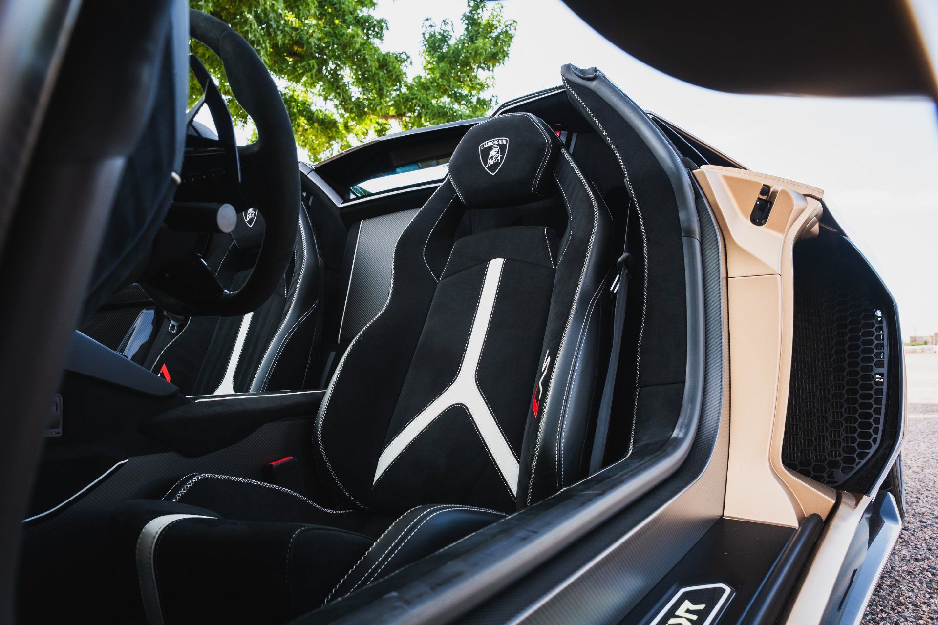 Used 2021 Lamborghini Aventador SVJ AWD/4WD image 54