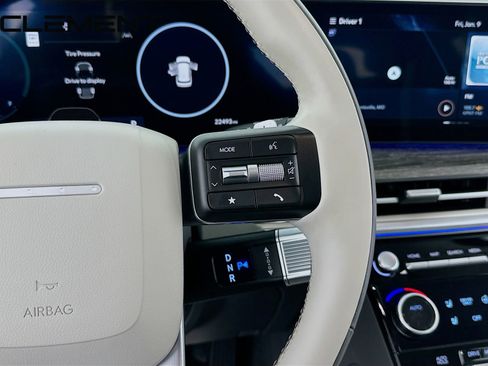 Used 2025 Hyundai Santa Fe Calligraphy image 16