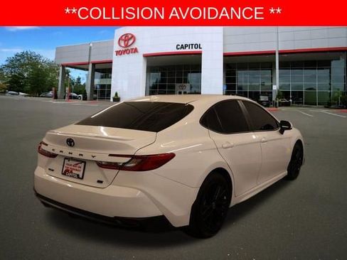 Used 2026 Toyota Camry SE FWD image 3
