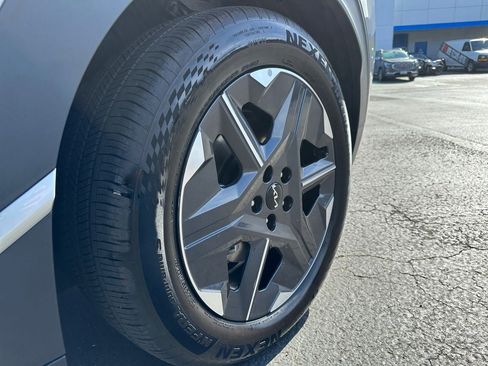 Used 2025 Kia EV6 Light RWD image 32