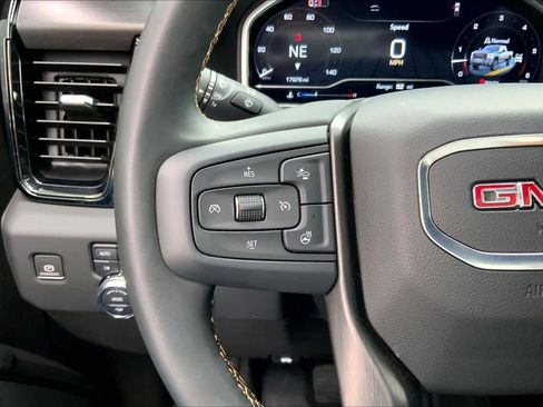 Used 2024 GMC Sierra 2500 AT4 w/ AT4 Premium Plus Package AWD/4WD image 22