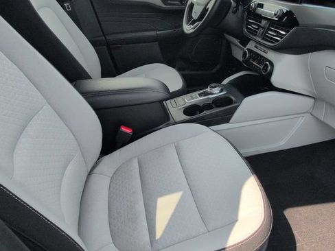 Used 2025 Ford Escape Active w/ Cold Weather Package AWD/4WD image 17