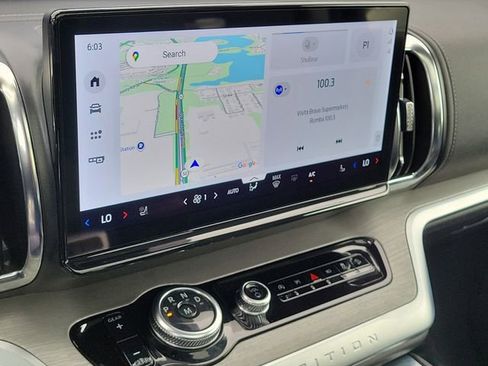 Used 2025 Ford Expedition Max Platinum image 27