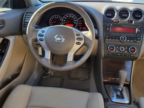 Used 2010 Nissan Altima 2.5 SL w/ SL Pkg image 10
