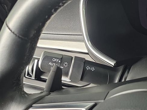 Used 2024 Acura MDX SH-AWD w/ Technology Package image 29