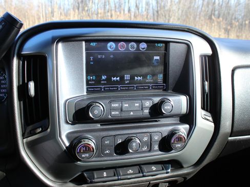 Used 2018 Chevrolet Silverado 1500 LT w/ All Star Edition image 25