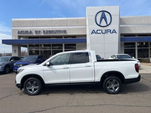 Used 2023 Honda Ridgeline RTL-E image 3