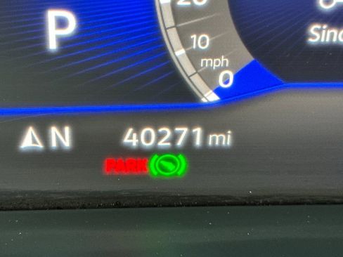 Used 2022 Volkswagen Tiguan SE image 30