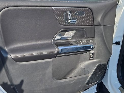 New 2025 Mercedes-Benz GLB 250 image 19