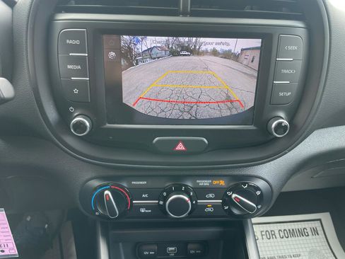 Used 2022 Kia Soul LX w/ Technology Package image 15