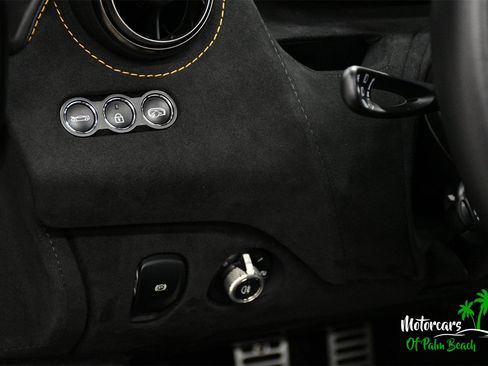 Used 2023 McLaren 720S Spider image 31