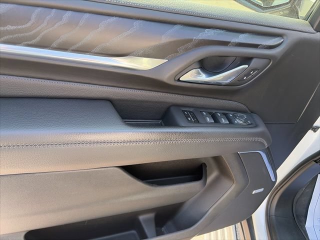 Used 2023 GMC Yukon XL Denali AWD/4WD image 17