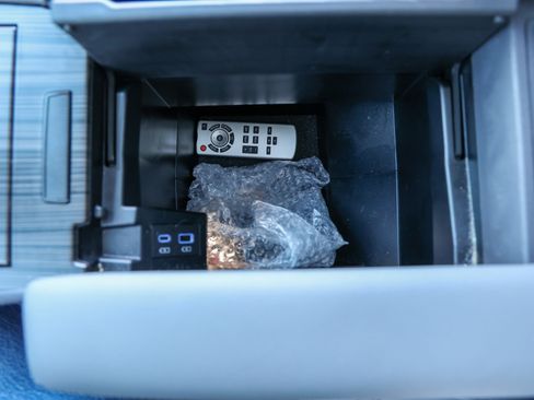 Certified 2023 Toyota Sienna Limited FWD image 27