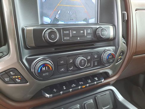 Used 2015 Chevrolet Silverado 2500 High Country w/ Duramax Plus Package image 26