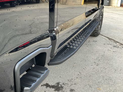 Used 2024 Ford F250 XLT w/ Black Appearance Package image 15