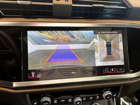 Certified 2025 Audi Q3 2.0T Premium Plus w/ Premium Plus Package image 29