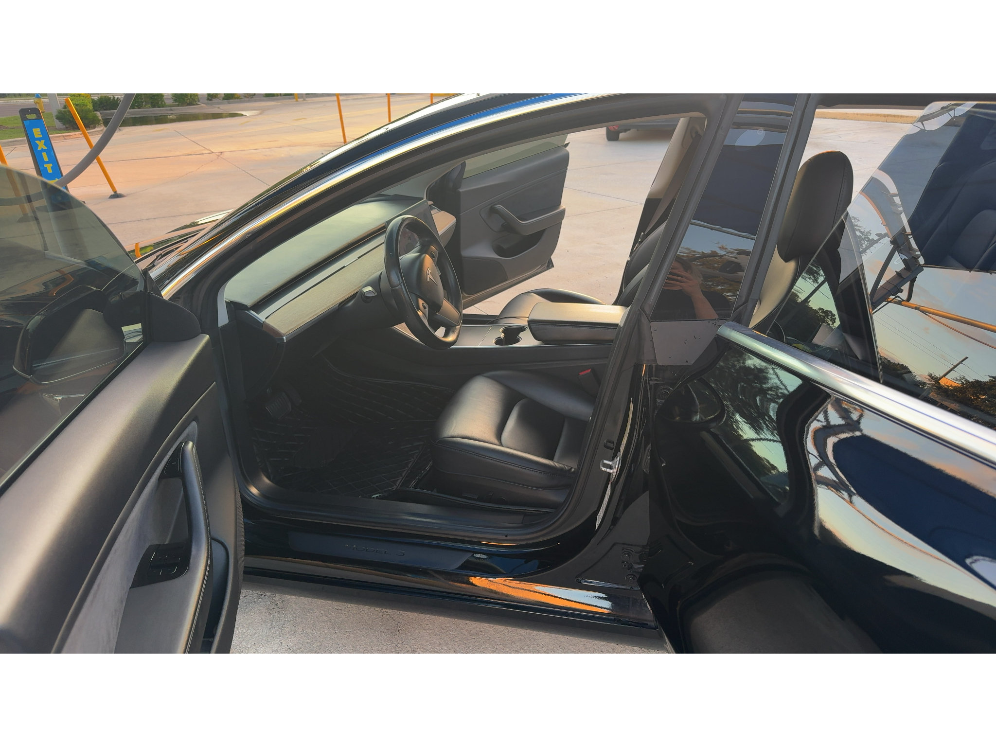 Used 2018 Tesla Model 3 Long Range RWD image 9