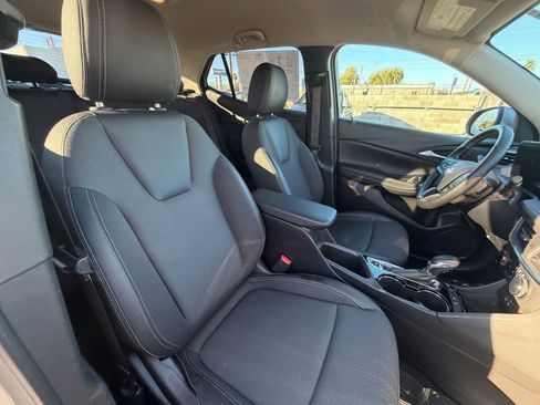 Used 2025 Buick Encore GX Preferred image 34