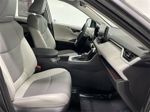 Used 2025 Toyota RAV4 Limited image 19